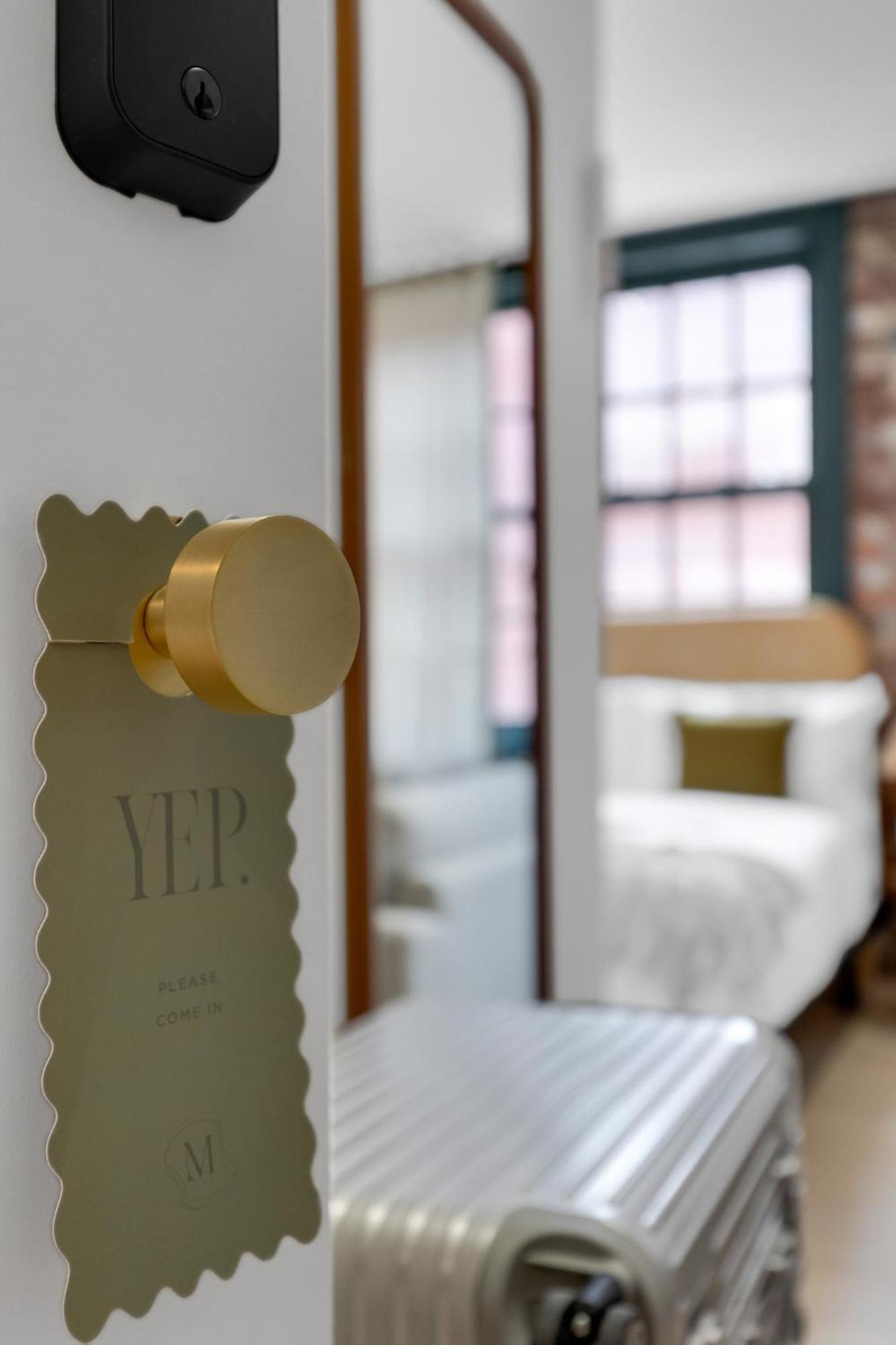 The Mercer Boutique Hotel Montreal Exterior photo