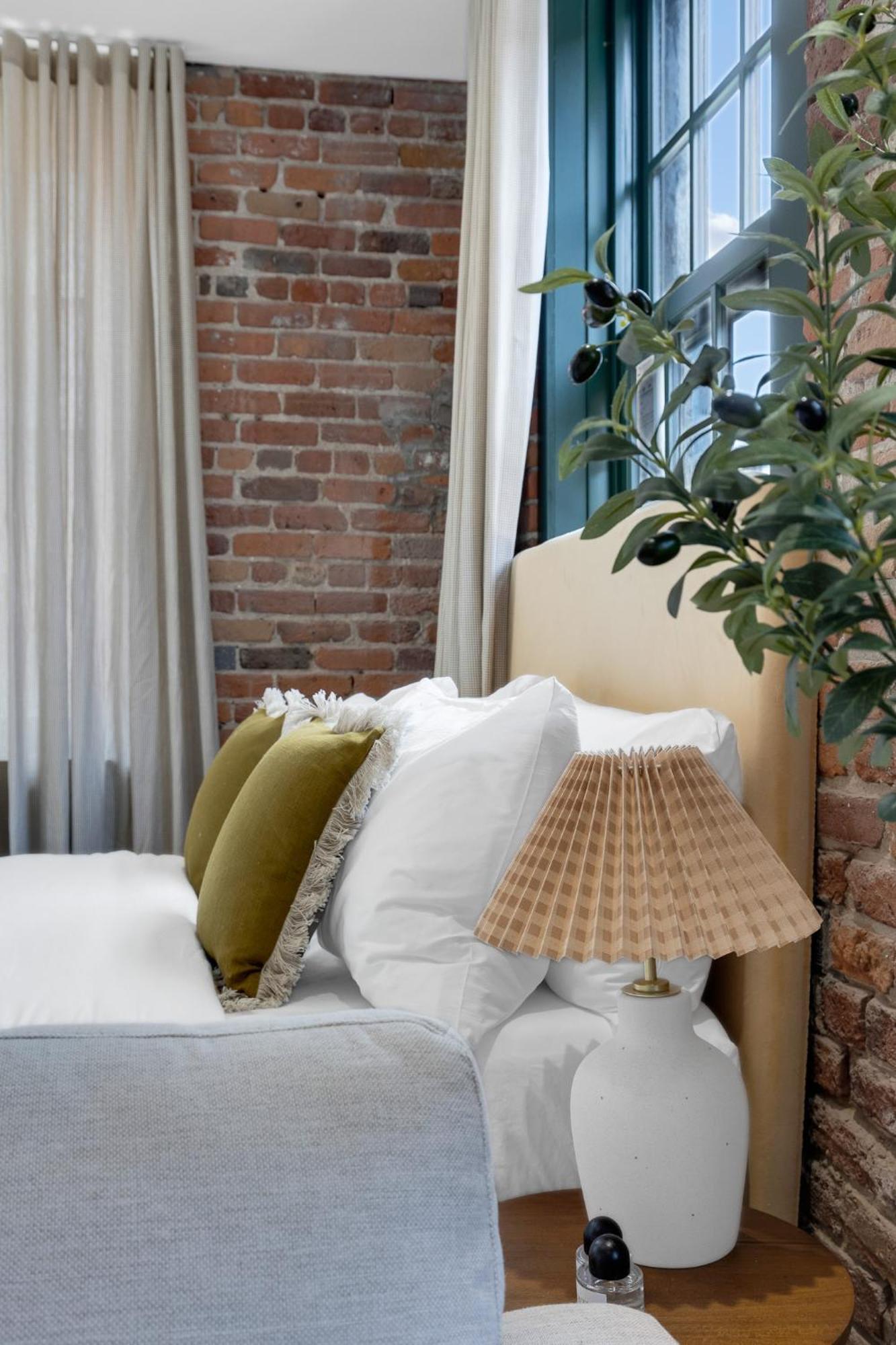 The Mercer Boutique Hotel Montreal Exterior photo
